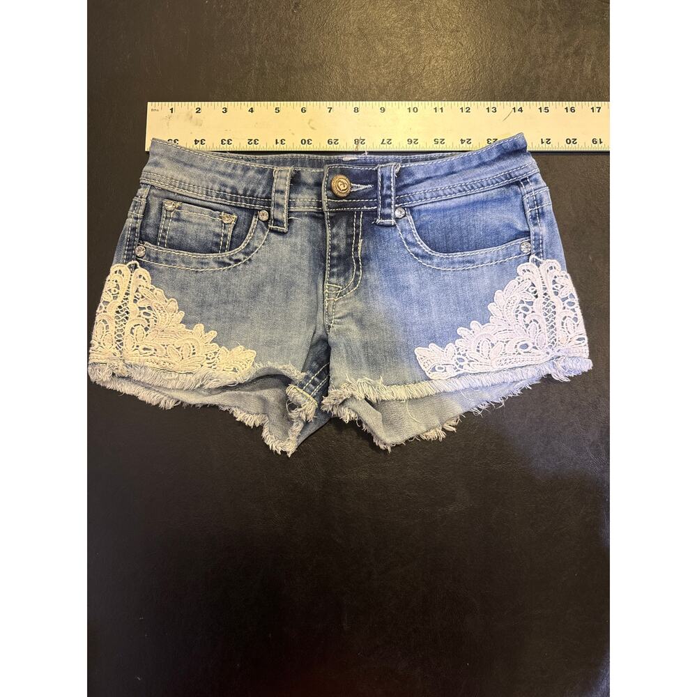 Shyanne Denim & Lace Shorts Size 26